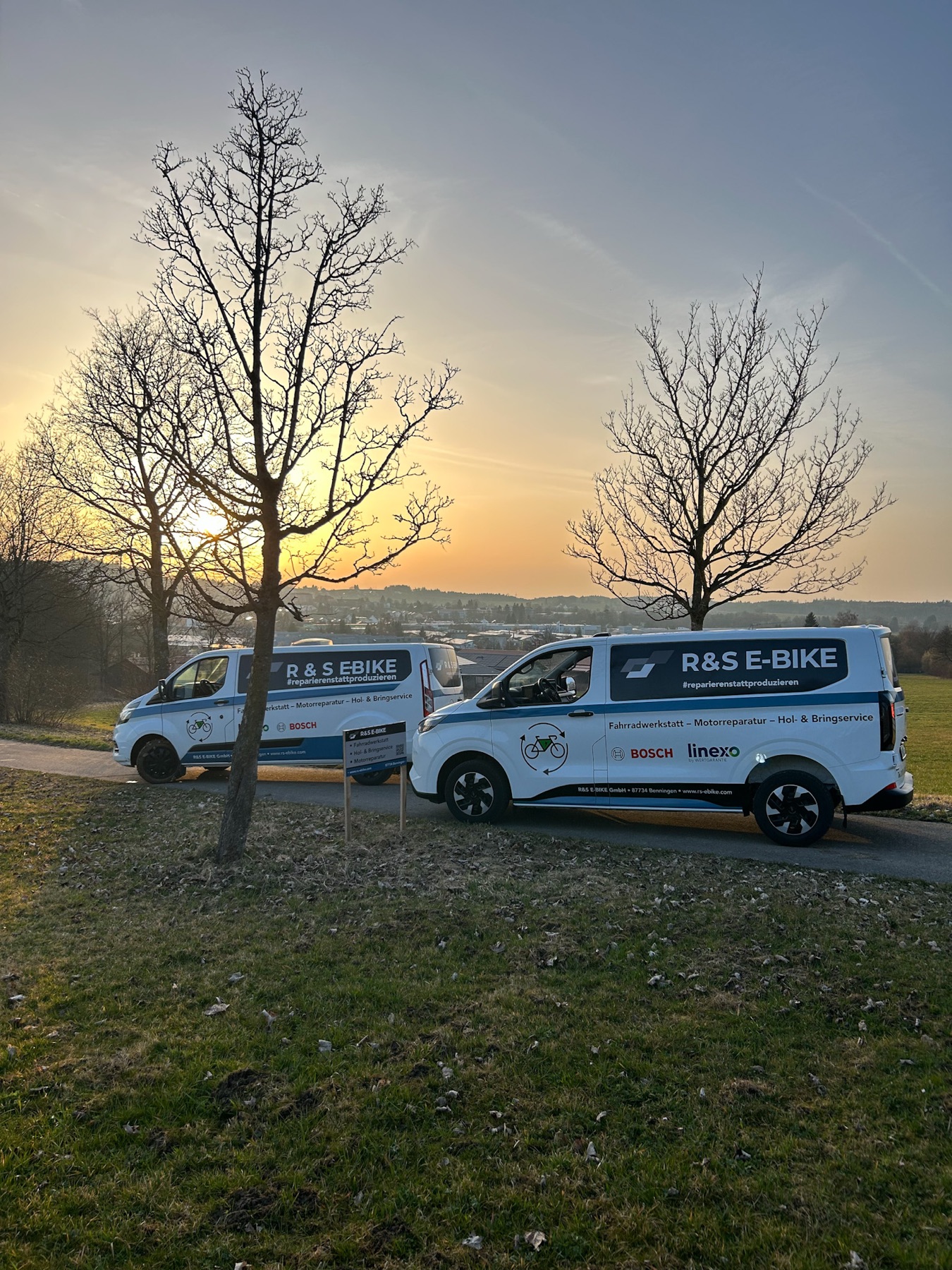Servicefahrzeuge von R & S E-Bike für den Hol- und Bringservice